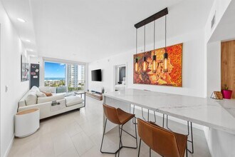 3020 NE 32nd Ave, Unit 903 in Fort Lauderdale, FL - Foto de edificio - Building Photo