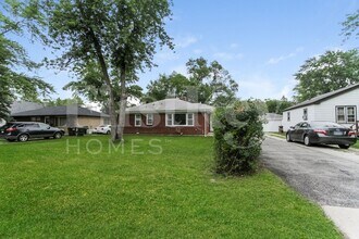 21939 Millard Ave in Richton Park, IL - Building Photo - Building Photo
