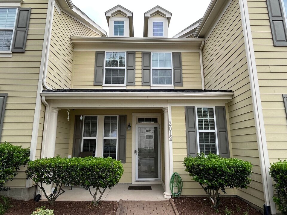 2012 Rapid Falls Rd in Cary, NC - Building Photo
