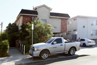 3760 Vinton Ave in Los Angeles, CA - Foto de edificio - Building Photo