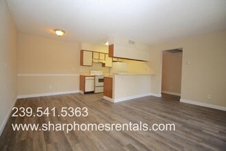 5315 Summerlin Rd in Ft. Myers, FL - Foto de edificio - Building Photo