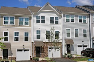 5997 McComb St in Crozet, VA - Building Photo - Building Photo