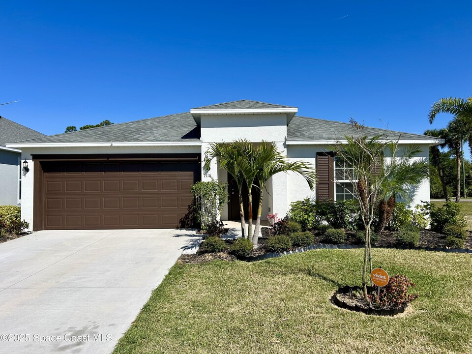 1116 Corbin Cir SW in Palm Bay, FL - Foto de edificio