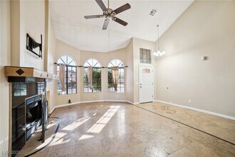 7105 Sixshooter Dr in Las Vegas, NV - Building Photo - Building Photo