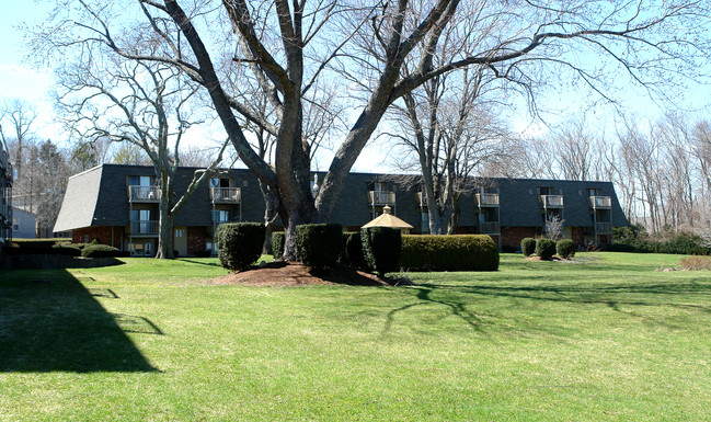 Masthead Apartments in Warwick, RI - Building Photo - Building Photo