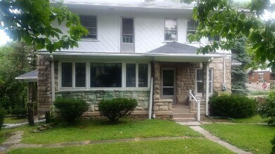 324 E 2nd St in Bloomington, IN - Building Photo - Building Photo