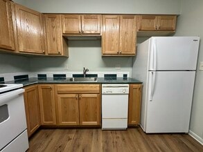 532 Schneider Dr in Fort Walton Beach, FL - Building Photo - Building Photo