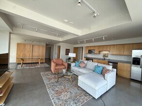 221 E College St in Iowa City, IA - Building Photo - Building Photo