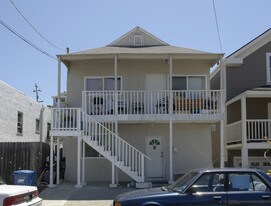 230 Buckley St in Martinez, CA - Building Photo