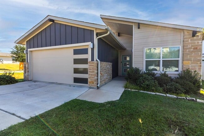 10509 Fulton Ave in Austin, TX - Building Photo - Building Photo