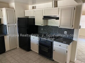 3133 E Silverlake Rd in Tucson, AZ - Foto de edificio - Building Photo