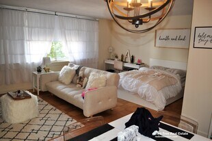 101 Monmouth St, Unit 618 in Brookline, MA - Building Photo