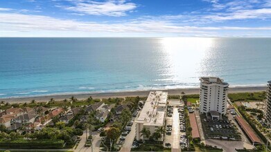 630 Ocean Dr, Unit 102 in Juno Beach, FL - Foto de edificio - Building Photo