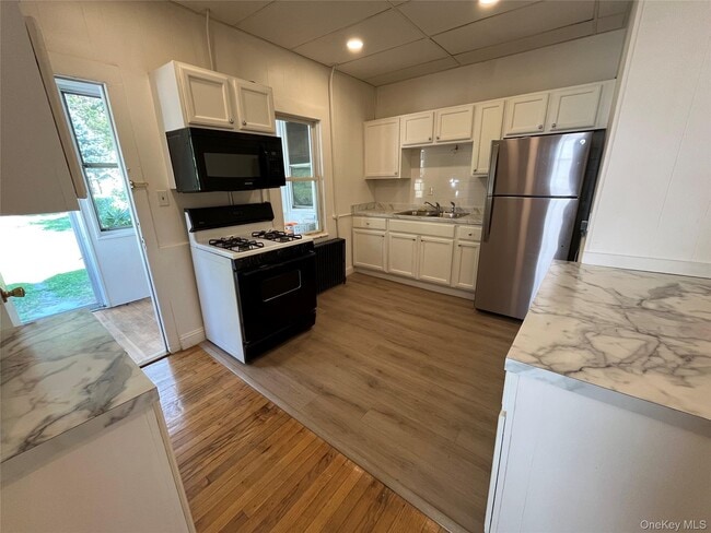 191 N Hamilton St in Poughkeepsie, NY - Building Photo - Building Photo