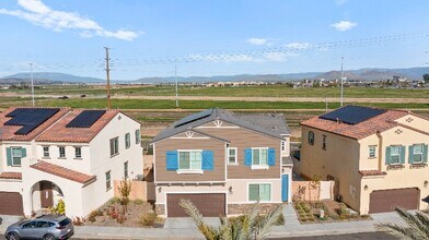 26840 Red Dr in Menifee, CA - Foto de edificio - Building Photo
