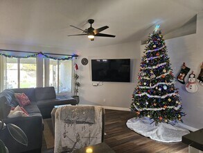 3204 Snow Peak Dr in North Las Vegas, NV - Building Photo - Building Photo