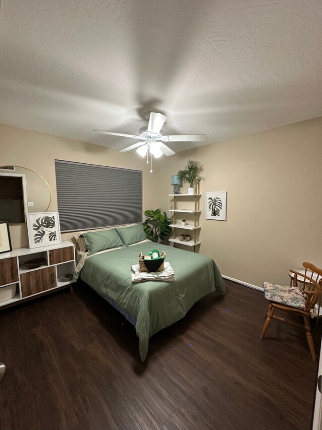 property at 1224 N 84th Pl