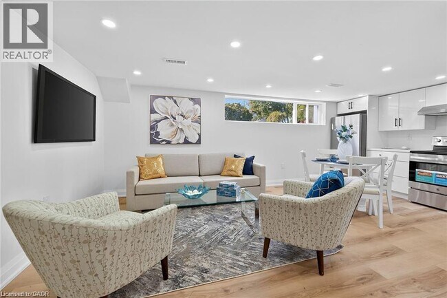 175 E 45th St in Hamilton, ON - Building Photo - Building Photo