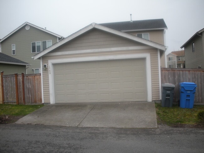 1769 Cadborough Ln in Dupont, WA - Building Photo - Building Photo