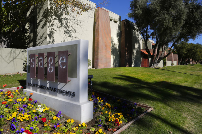 Sage Courtyard in Palm Springs, CA - Building Photo - Building Photo