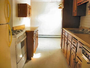 602 W Columbia Ave, Unit 1 in Champaign, IL - Building Photo - Building Photo