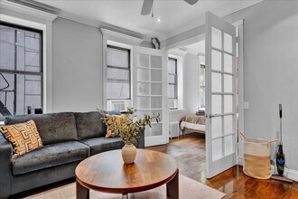 346 E 18th St in New York, NY - Building Photo - Building Photo