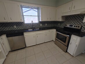 633 Mosswood Dr in Conroe, TX - Building Photo - Building Photo