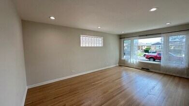 7532 W Ainslie St in Harwood Heights, IL - Building Photo - Building Photo