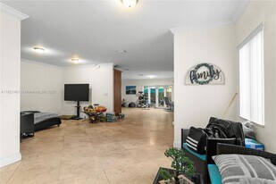 3154 Plaza St in Miami, FL - Building Photo