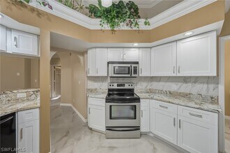 128 Heritage Way in Naples, FL - Building Photo - Building Photo