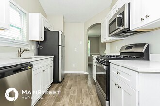 350 Summer Hill Cir in Stockbridge, GA - Foto de edificio - Building Photo