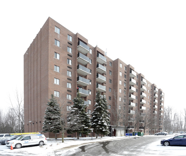 Parkside Tower in Waterloo, ON - Building Photo - Building Photo