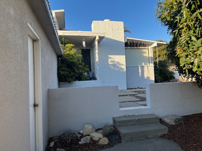 1093 Brighton Ave in Grover Beach, CA - Building Photo - Building Photo