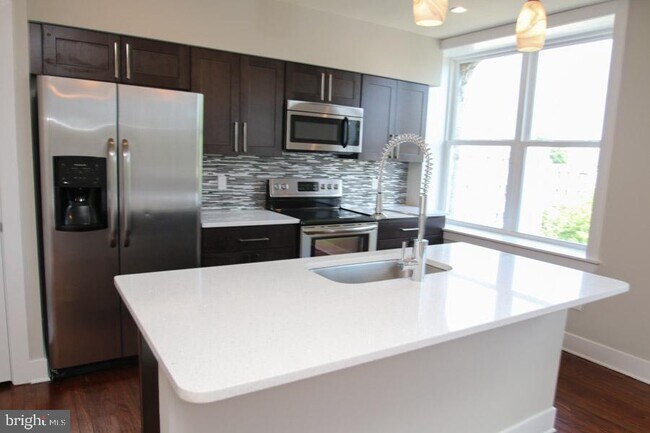 400 S 45th St in Philadelphia, PA - Building Photo - Building Photo