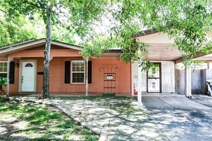 515 Post Rd Dr in Austin, TX - Building Photo