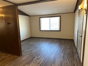 960 1st Ave in Chippewa Falls, WI - Foto de edificio - Building Photo