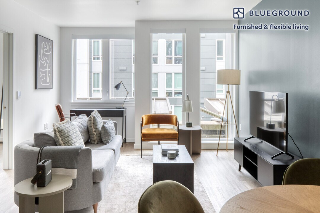 2401 S Jackson St-Unit -FL5-ID545 in Seattle, WA - Building Photo