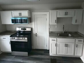 625 S 61st St in Milwaukee, WI - Building Photo - Building Photo