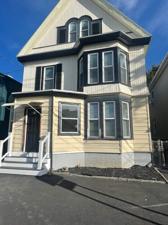 65 Hudson Ave in Troy, NY - Building Photo