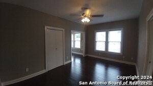 209 E Rosewood Ave-Unit -4 in San Antonio, TX - Building Photo - Building Photo