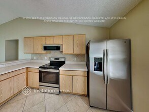 3020 Malcolm Dr in Deltona, FL - Foto de edificio - Building Photo