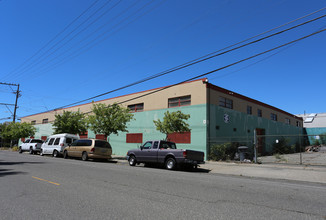 1680 14th St in Oakland, CA - Foto de edificio - Building Photo