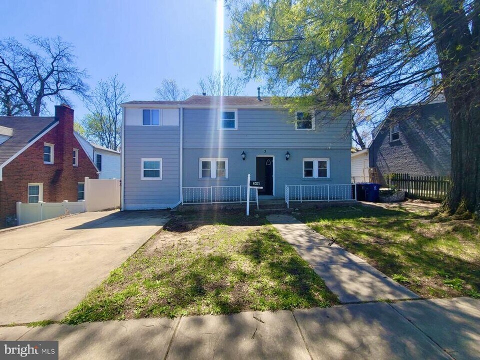 2416 Arlington Blvd in Arlington, VA - Building Photo