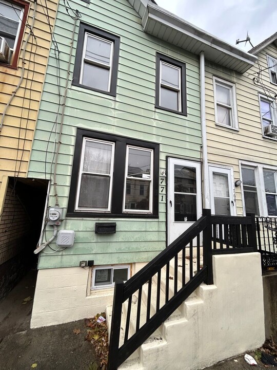 771 Beatty St in Trenton, NJ - Building Photo