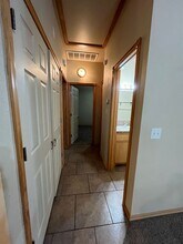 101 E St in Elgin, OK - Foto de edificio - Building Photo