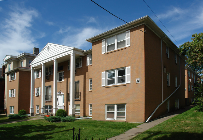 Allison Apartments in Deerfield, NY - Building Photo - Building Photo