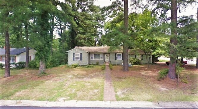property at 5900 W Club Ln