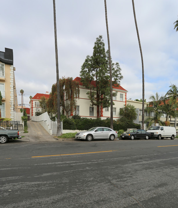 321 S Kenmore Ave in Los Angeles, CA - Building Photo