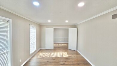 3068 S Mendenhall Rd in Memphis, TN - Foto de edificio - Building Photo
