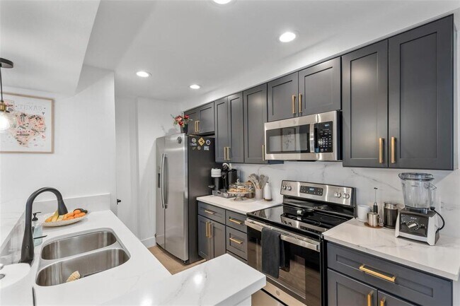 10811 Greenwillow Dr in Houston, TX - Building Photo - Building Photo